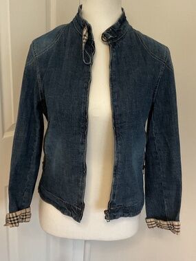 ⭐️⭐️Vintage Burberry Denim Jacket - size XS